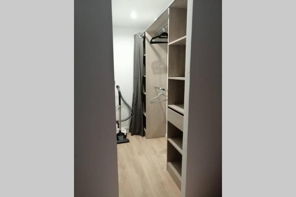 Charmant Appartement Avec Terrasse Pont-de-lʼIsère エクステリア 写真